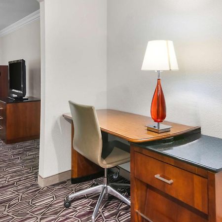Surestay Plus By Best Western Fort Worth Benbrook Екстериор снимка