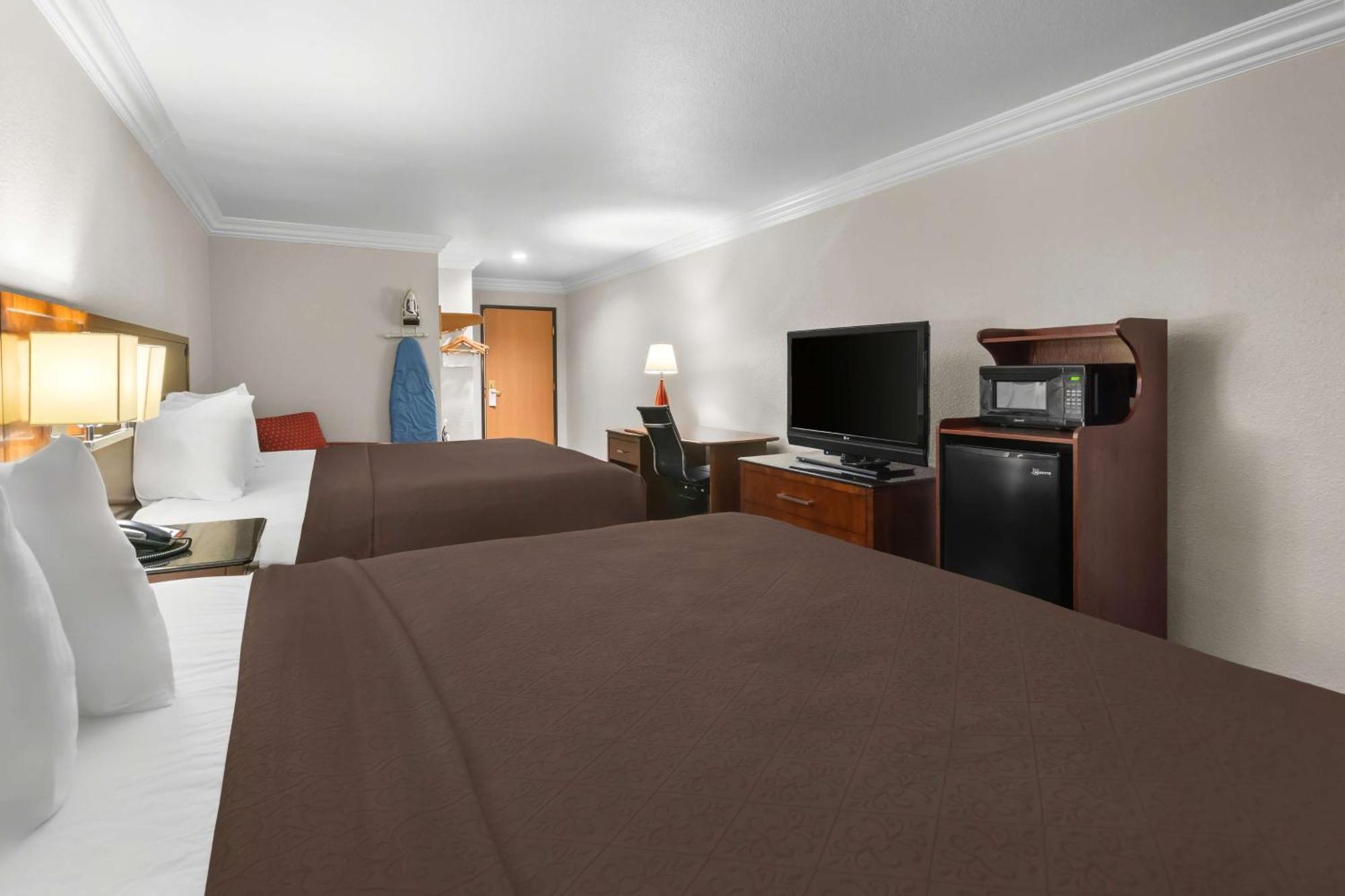 Surestay Plus By Best Western Fort Worth Benbrook Екстериор снимка