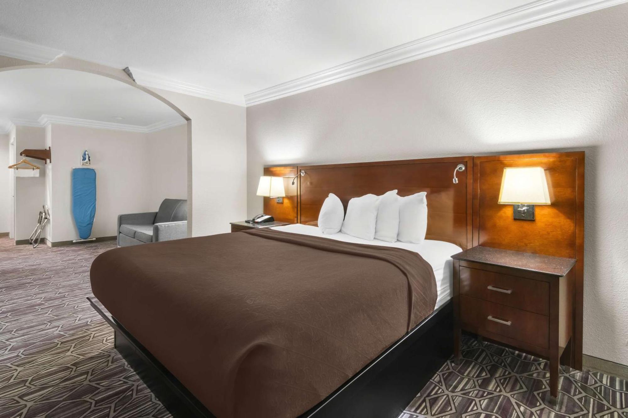 Surestay Plus By Best Western Fort Worth Benbrook Екстериор снимка