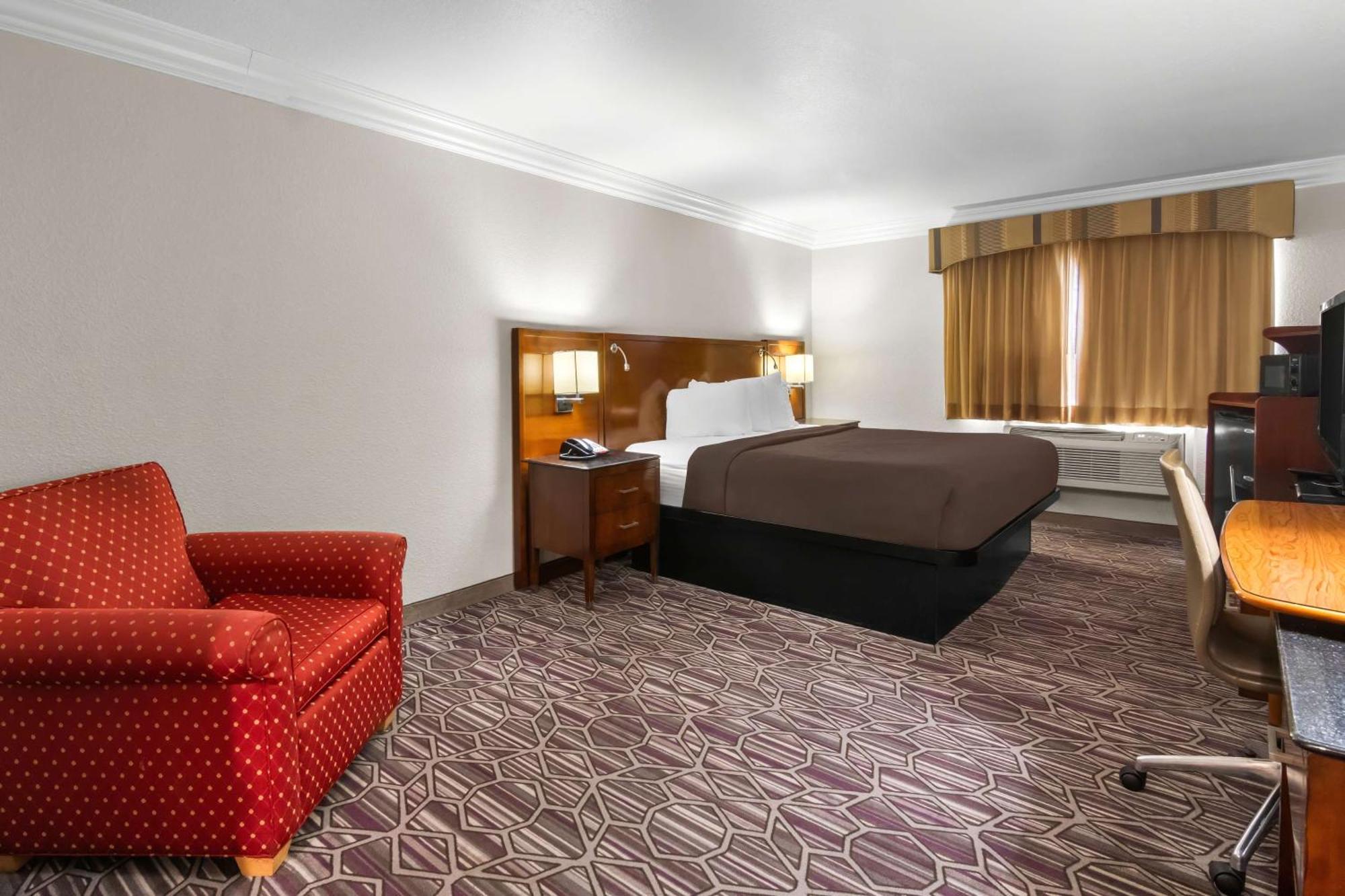 Surestay Plus By Best Western Fort Worth Benbrook Екстериор снимка